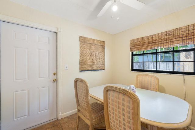 713 NE 35th Street, Oakland Park, FL 33334