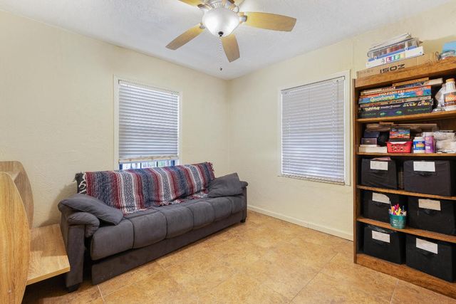 713 NE 35th Street, Oakland Park, FL 33334