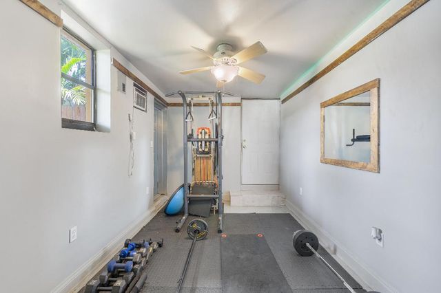 713 NE 35th Street, Oakland Park, FL 33334