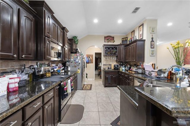 2104 Tomatillo Drive, Weslaco, TX 78596