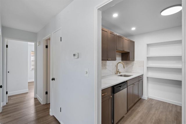 5690 6TH STREET S, St Petersburg, FL 33705