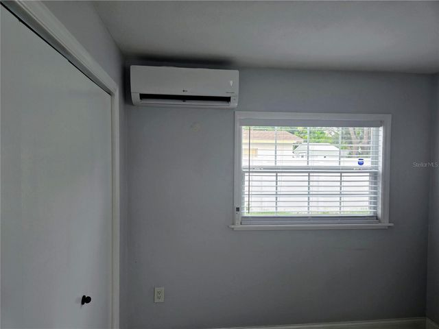5690 6TH STREET S, St Petersburg, FL 33705