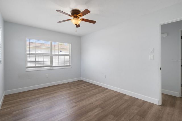 5690 6TH STREET S, St Petersburg, FL 33705