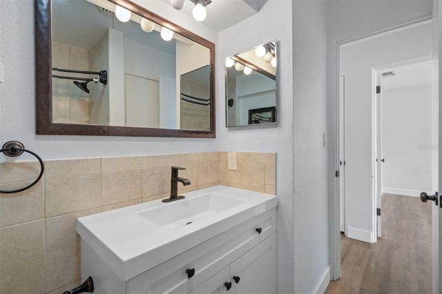 5690 6TH STREET S, St Petersburg, FL 33705