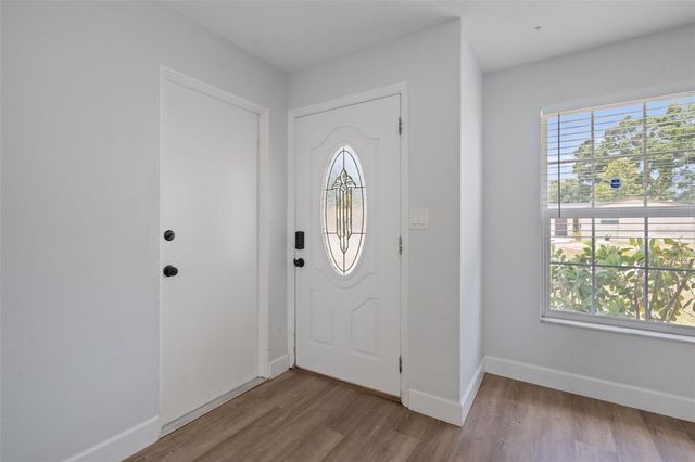 5690 6TH STREET S, St Petersburg, FL 33705