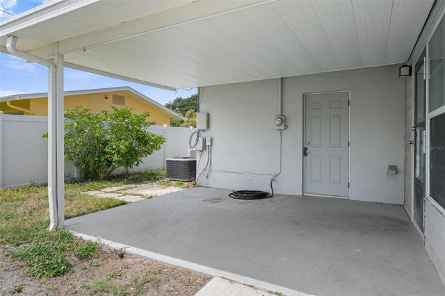 5690 6TH STREET S, St Petersburg, FL 33705