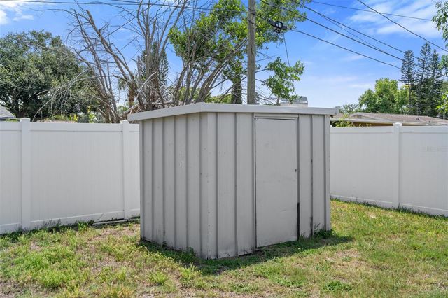 5690 6TH STREET S, St Petersburg, FL 33705
