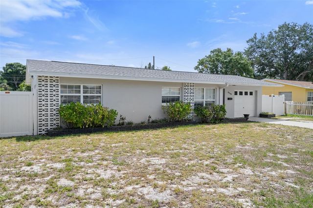 5690 6TH STREET S, St Petersburg, FL 33705