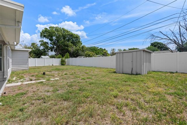 5690 6TH STREET S, St Petersburg, FL 33705