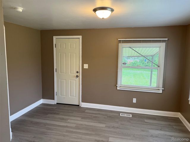 13642 Hendricks Avenue, Warren, MI 48089