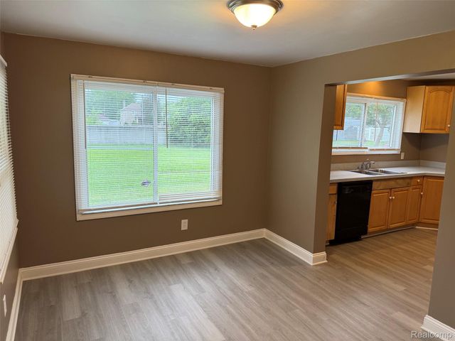 13642 Hendricks Avenue, Warren, MI 48089