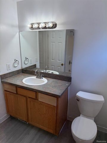 13642 Hendricks Avenue, Warren, MI 48089