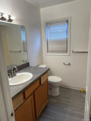 13642 Hendricks Avenue, Warren, MI 48089