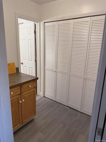 13642 Hendricks Avenue, Warren, MI 48089