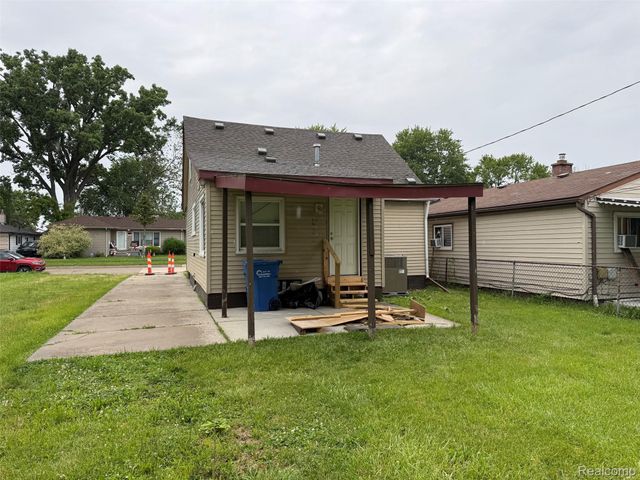 13642 Hendricks Avenue, Warren, MI 48089