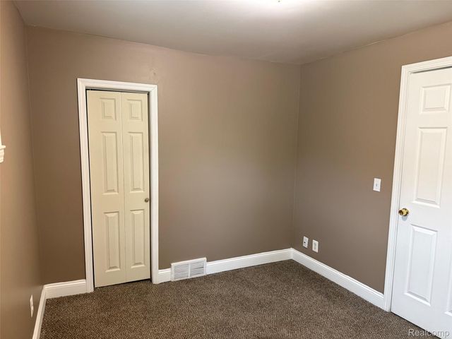 13642 Hendricks Avenue, Warren, MI 48089