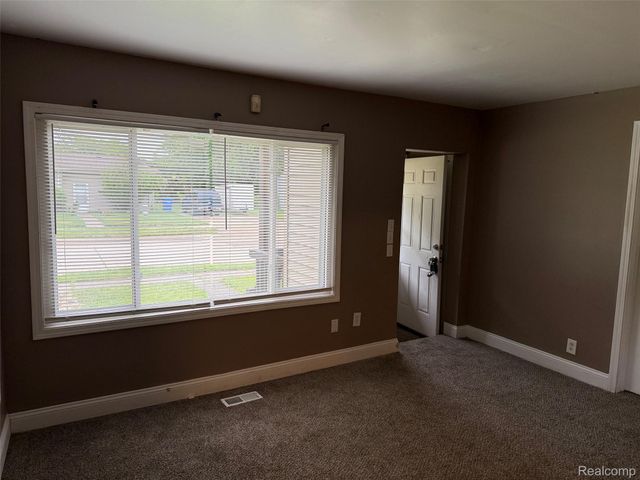 13642 Hendricks Avenue, Warren, MI 48089