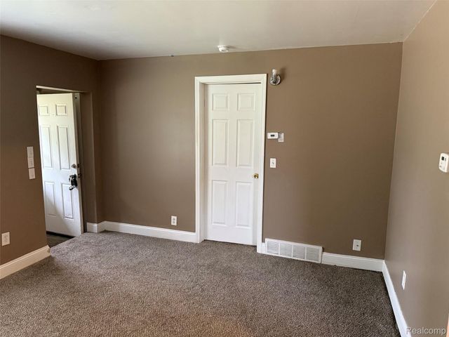 13642 Hendricks Avenue, Warren, MI 48089