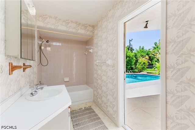 3606 Country Club BLVD, Cape Coral, FL 33904