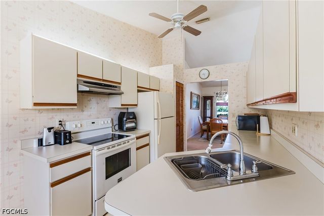 3606 Country Club BLVD, Cape Coral, FL 33904