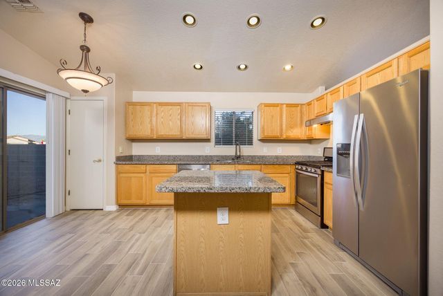 6558 W Hassayampa Place, Tucson, AZ 85743