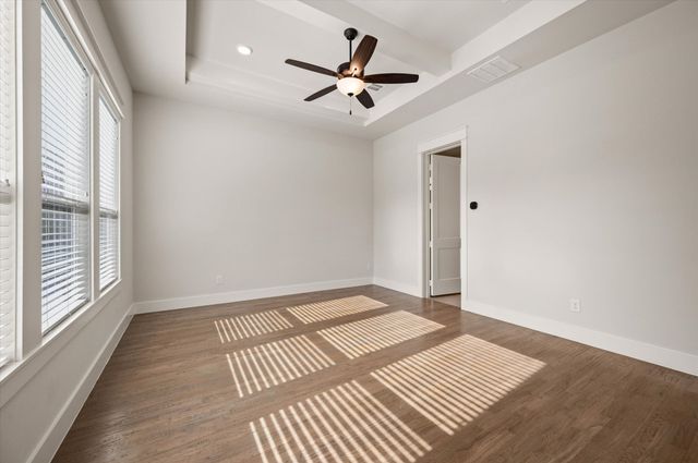 449 Jones Street, Grapevine, TX 76051