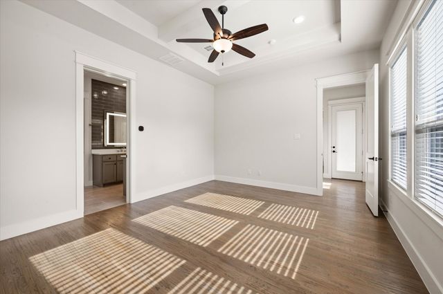 449 Jones Street, Grapevine, TX 76051