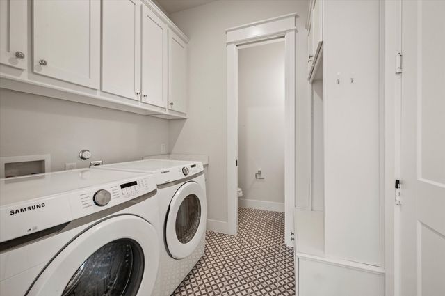 449 Jones Street, Grapevine, TX 76051