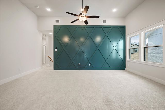 449 Jones Street, Grapevine, TX 76051