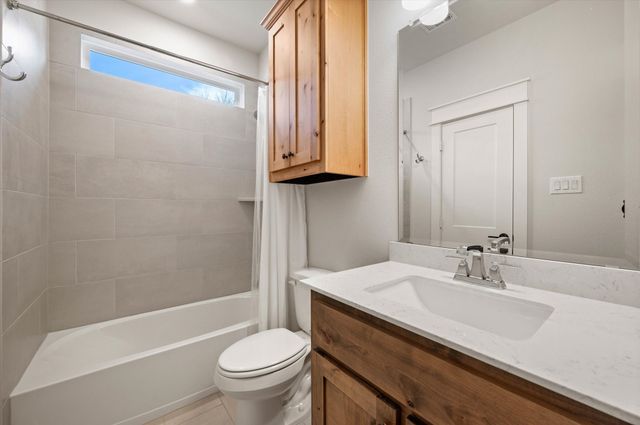 449 Jones Street, Grapevine, TX 76051