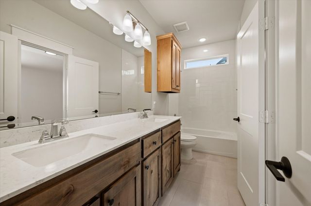 449 Jones Street, Grapevine, TX 76051