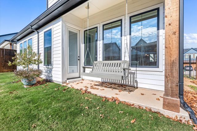 449 Jones Street, Grapevine, TX 76051