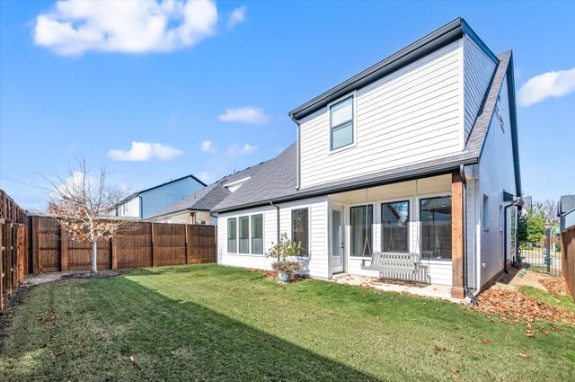 449 Jones Street, Grapevine, TX 76051