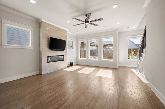 449 Jones Street, Grapevine, TX 76051