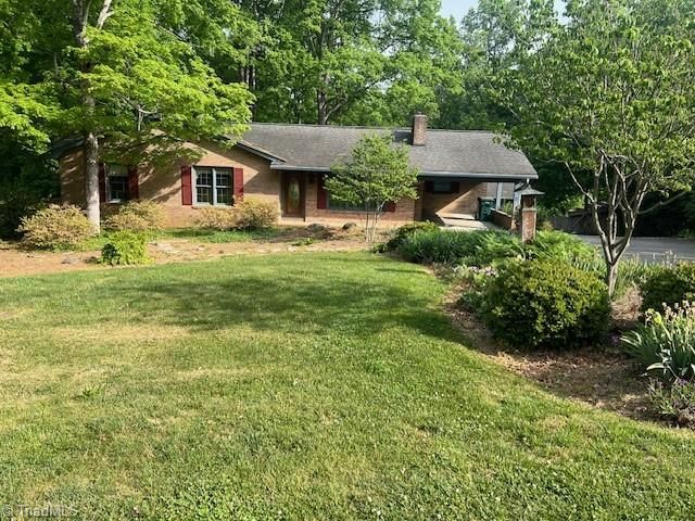 2 Echoview Circle, Lexington, NC 27292