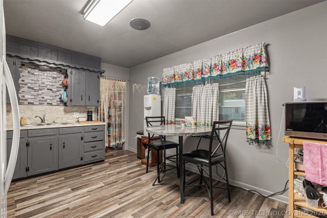 1006 SE 12th Street, Wagoner, OK 74467
