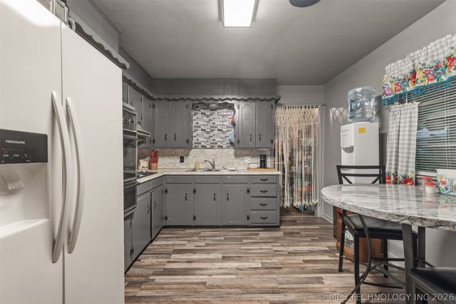 1006 SE 12th Street, Wagoner, OK 74467