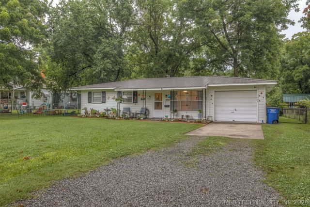 1006 SE 12th Street, Wagoner, OK 74467
