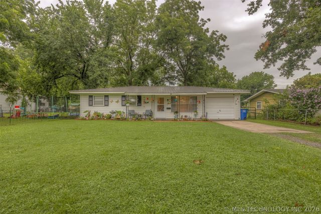 1006 SE 12th Street, Wagoner, OK 74467