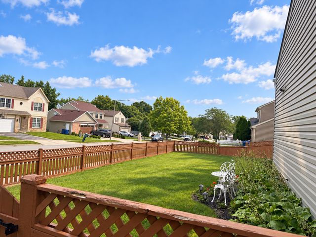 1423 PIONEER Court, Waukegan, IL 60085