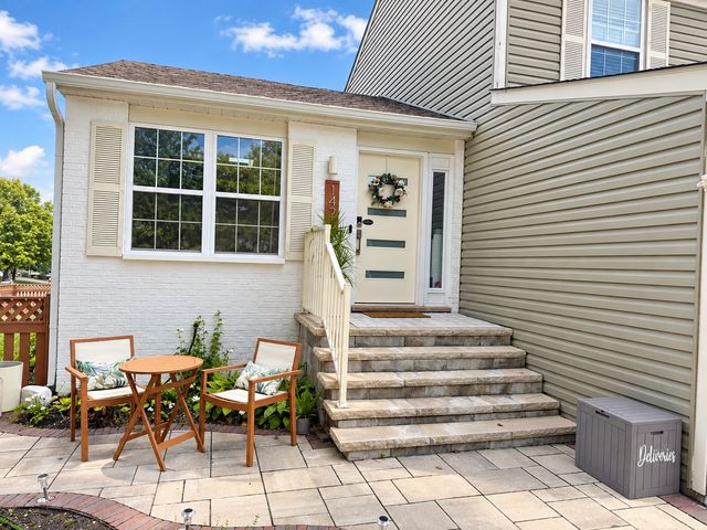 1423 PIONEER Court, Waukegan, IL 60085