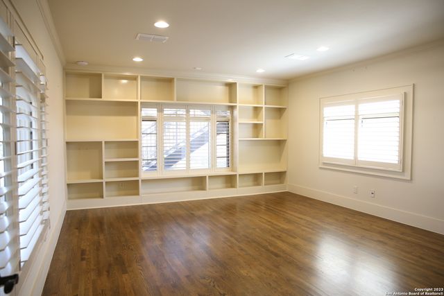229 N MAIN ST, Boerne, TX 78006