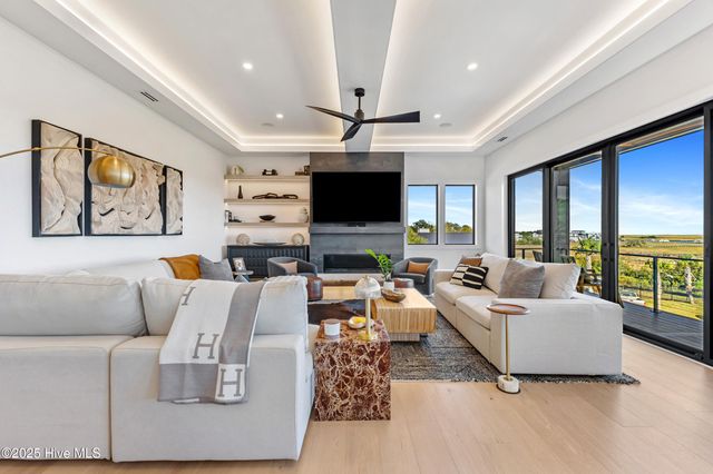 141 Dogwood Lane, Hampstead, NC 28443