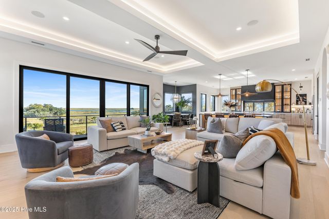 141 Dogwood Lane, Hampstead, NC 28443