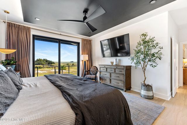 141 Dogwood Lane, Hampstead, NC 28443