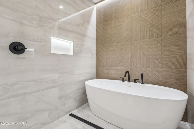 141 Dogwood Lane, Hampstead, NC 28443