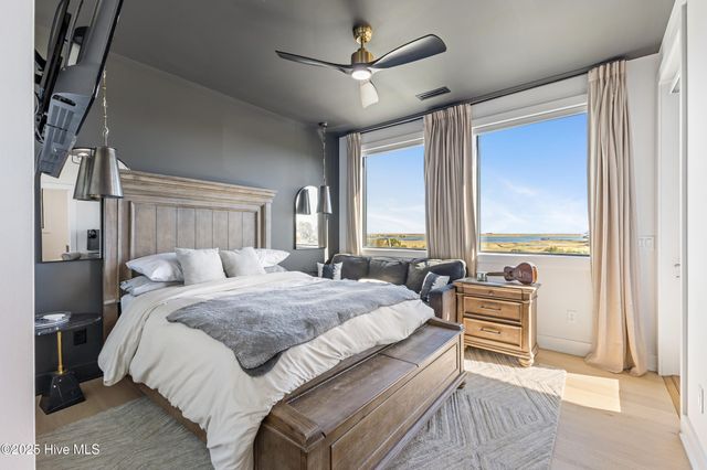 141 Dogwood Lane, Hampstead, NC 28443