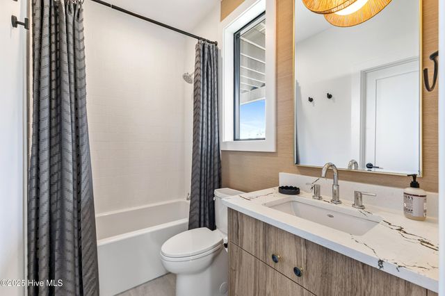 141 Dogwood Lane, Hampstead, NC 28443