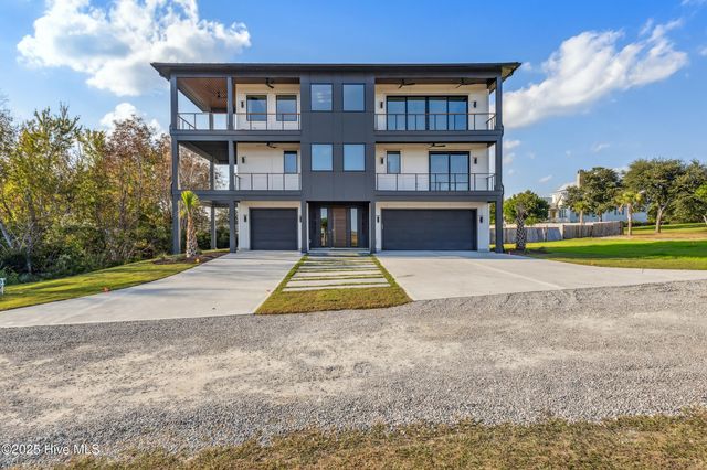 141 Dogwood Lane, Hampstead, NC 28443