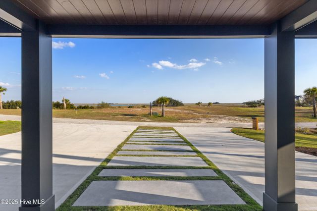 141 Dogwood Lane, Hampstead, NC 28443